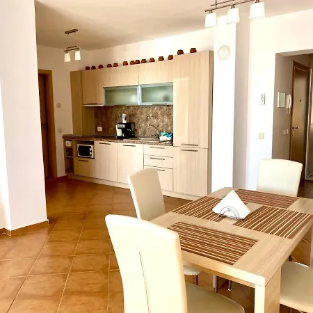 Апартамент Bellevue Равда