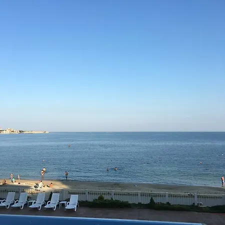 Bellevue Апартамент Равда