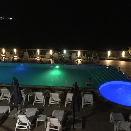 Bellevue Apartamento Ravda